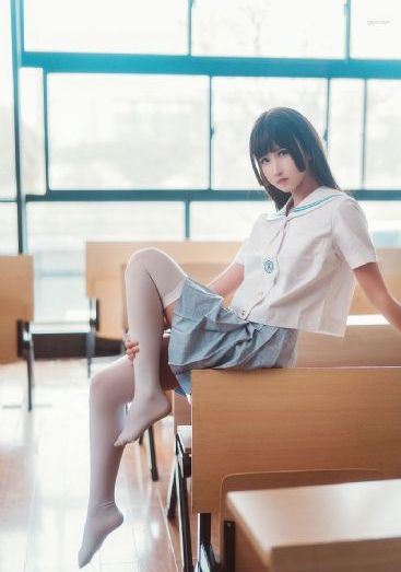 迷人的女保姆_免费高清在线观看