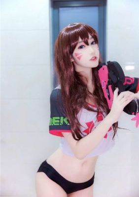亲嘴扒胸摸屁股激烈网站免费下载_BD英语高清完整版